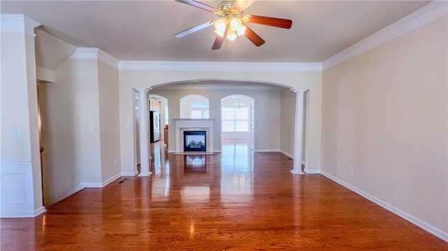 Building Photo - 11065 Brunson Dr