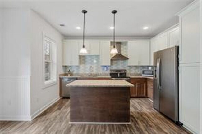 Building Photo - Coastal Villas by the Bay!