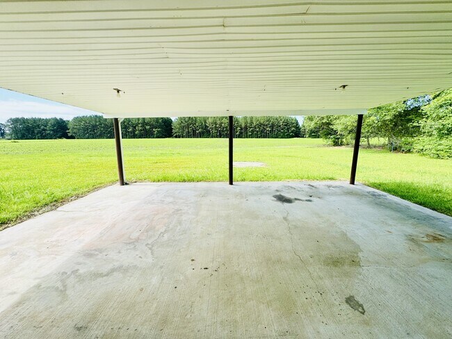 Building Photo - 4052 Goff Rd