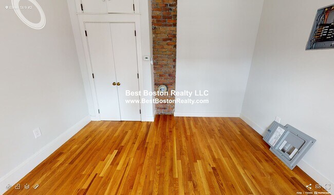 Building Photo - 9 Elmer St