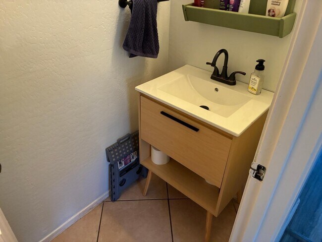 Building Photo - 9226 N 182nd Dr