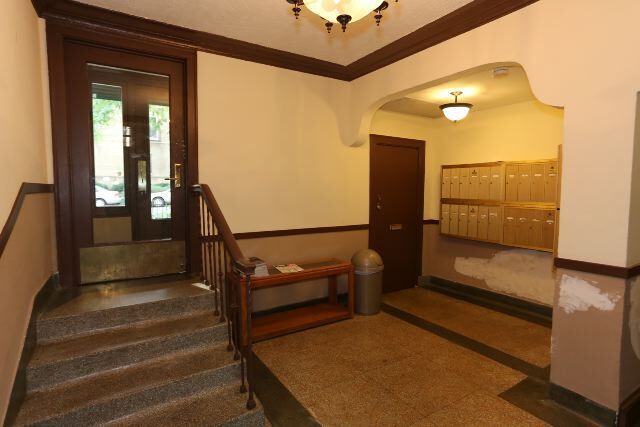 Building Photo - 2849 N Burling St