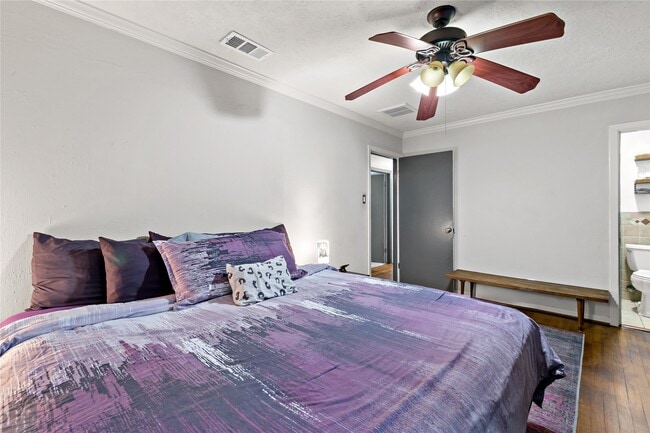 Building Photo - 5923 Moonmist Dr