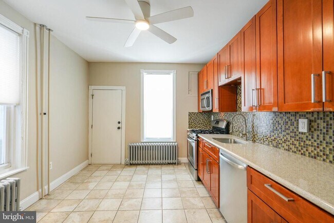 Building Photo - 2625 S Carlisle St