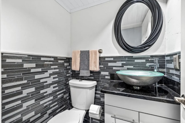 Building Photo - 13340 Kit Ln