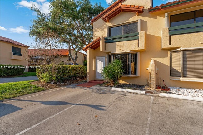 Building Photo - 10087 SW 77th Ct