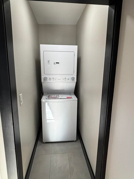 laundry - 166 E Bell St