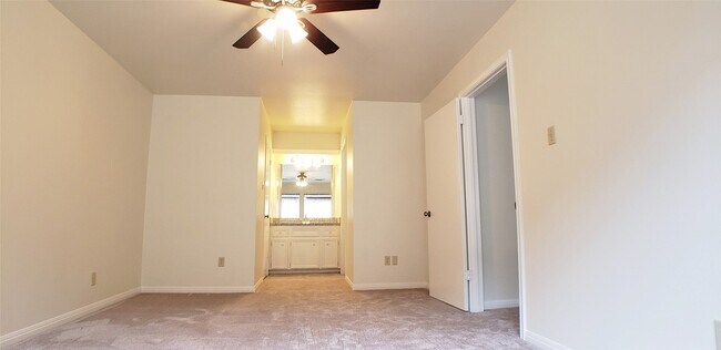 Building Photo - 6607 Tournament Dr