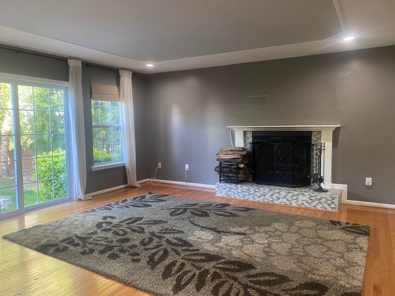 Building Photo - 5 Azalea Ct