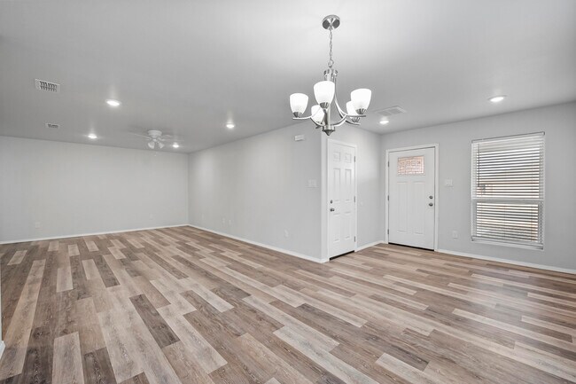 Building Photo - 5609 Jarvis St