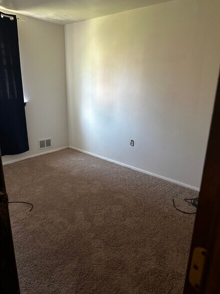 Building Photo - 3804 Soltis Dr
