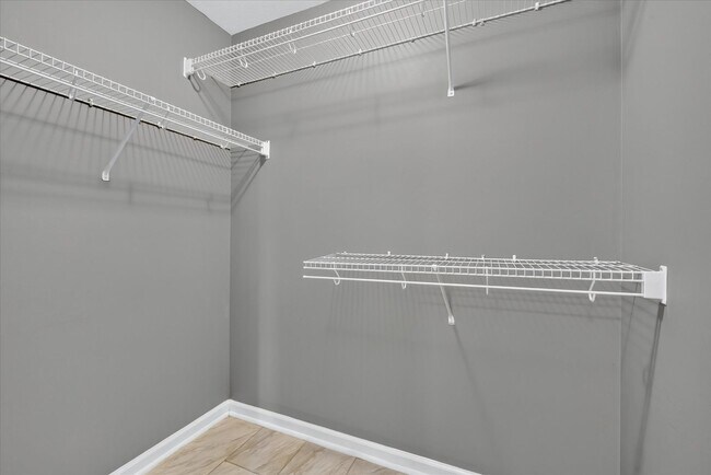 Building Photo - 3534 Southwood Dr