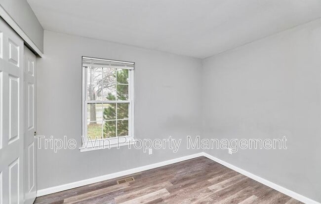 Building Photo - 121 Walnut Hill Dr