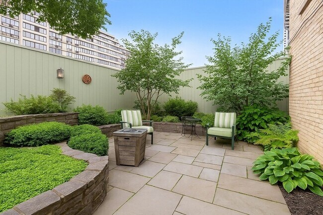 Building Photo - 350 Tappan St
