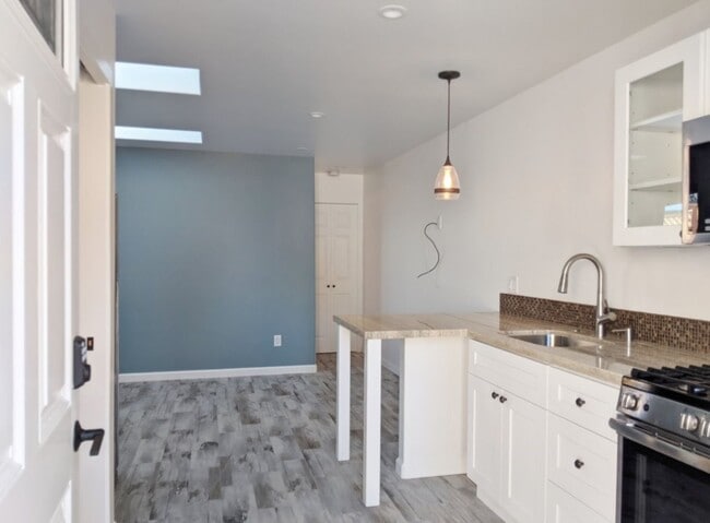 Building Photo - Adorable 1 Bedroom 1 Bath in Seaside