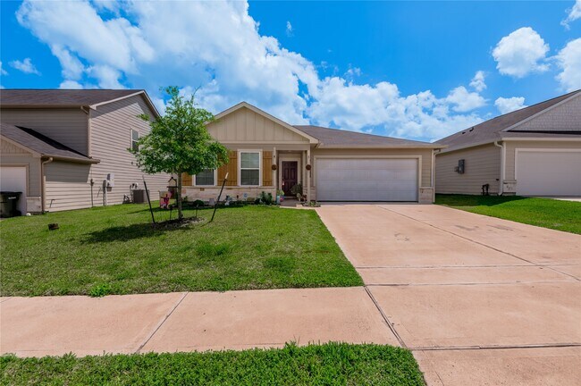 Building Photo - 103 Bering Dr