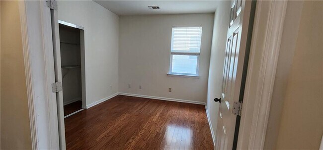 Building Photo - 479 Briarfield Xing NW
