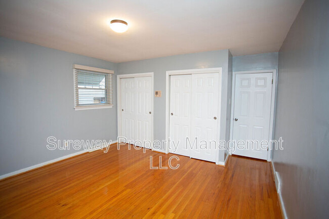 Building Photo - 841 Grove St