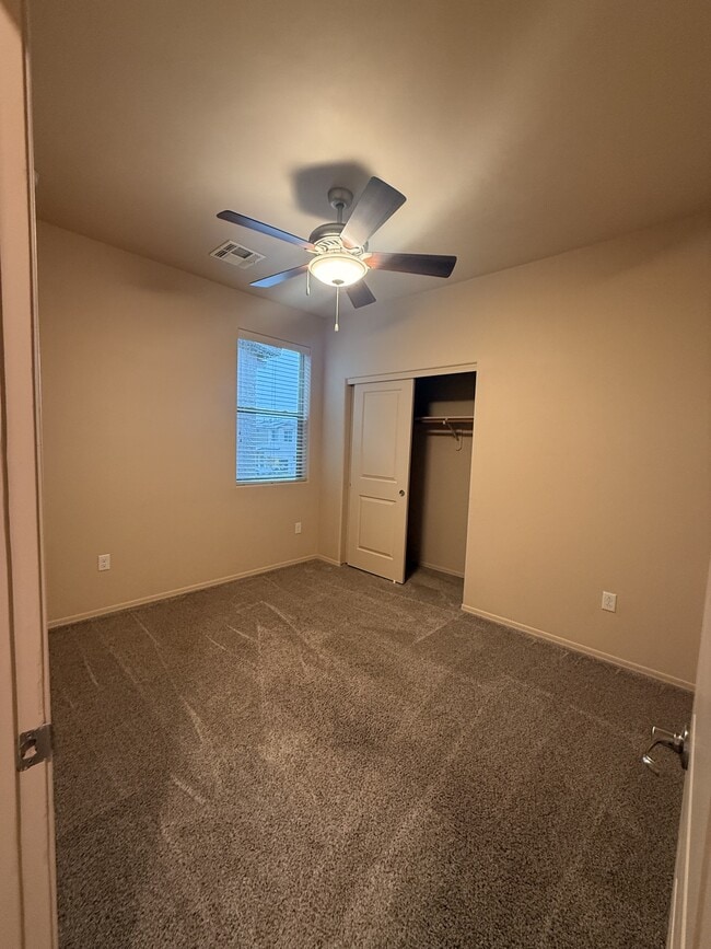 Building Photo - 4239 E Columbus Park Pl