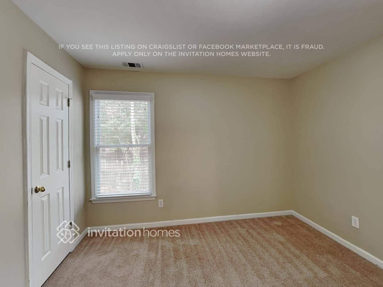 Building Photo - 404 Willowbrook Ct