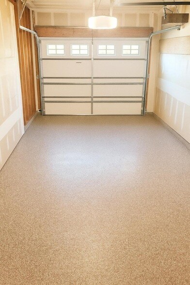 Building Photo - 9 Heights Rd NE