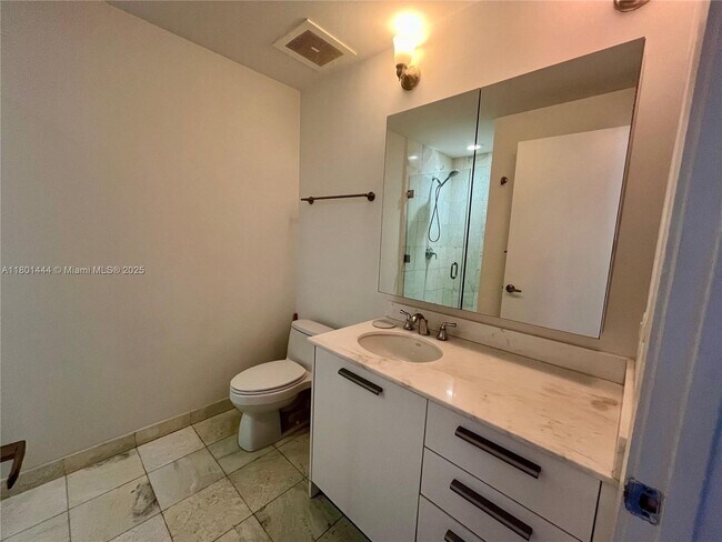 Building Photo - 1060 Brickell Ave