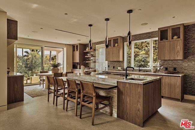 Building Photo - 16838 Oak View Dr