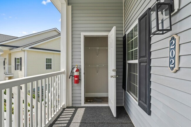 Building Photo - 5026 Belleglen Ct