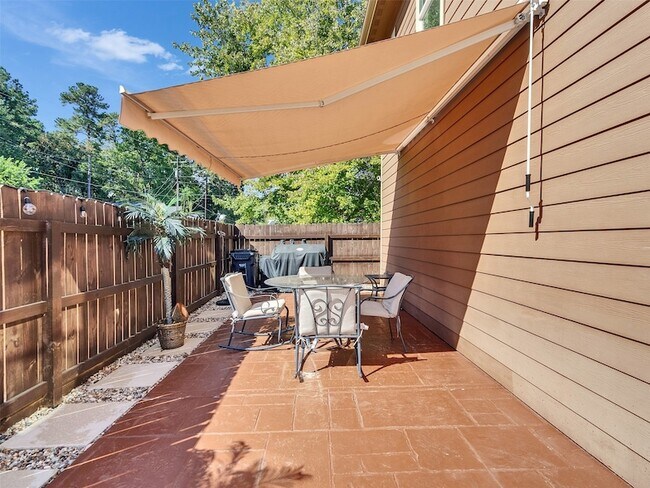 Building Photo - 16984 W Juneau St