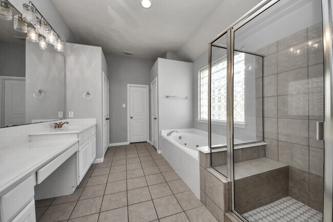 Building Photo - 18330 Enchanted Rock Trail