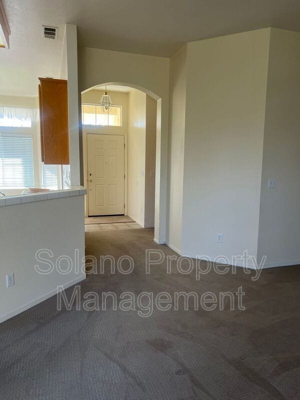 Building Photo - 480 Stern Dr