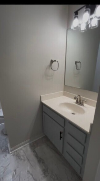 Building Photo - 390 Mulberry Pike