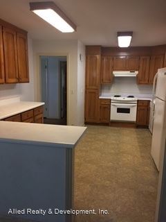 Building Photo - 3 br, 2.5 bath House - 229 Cedar Crest