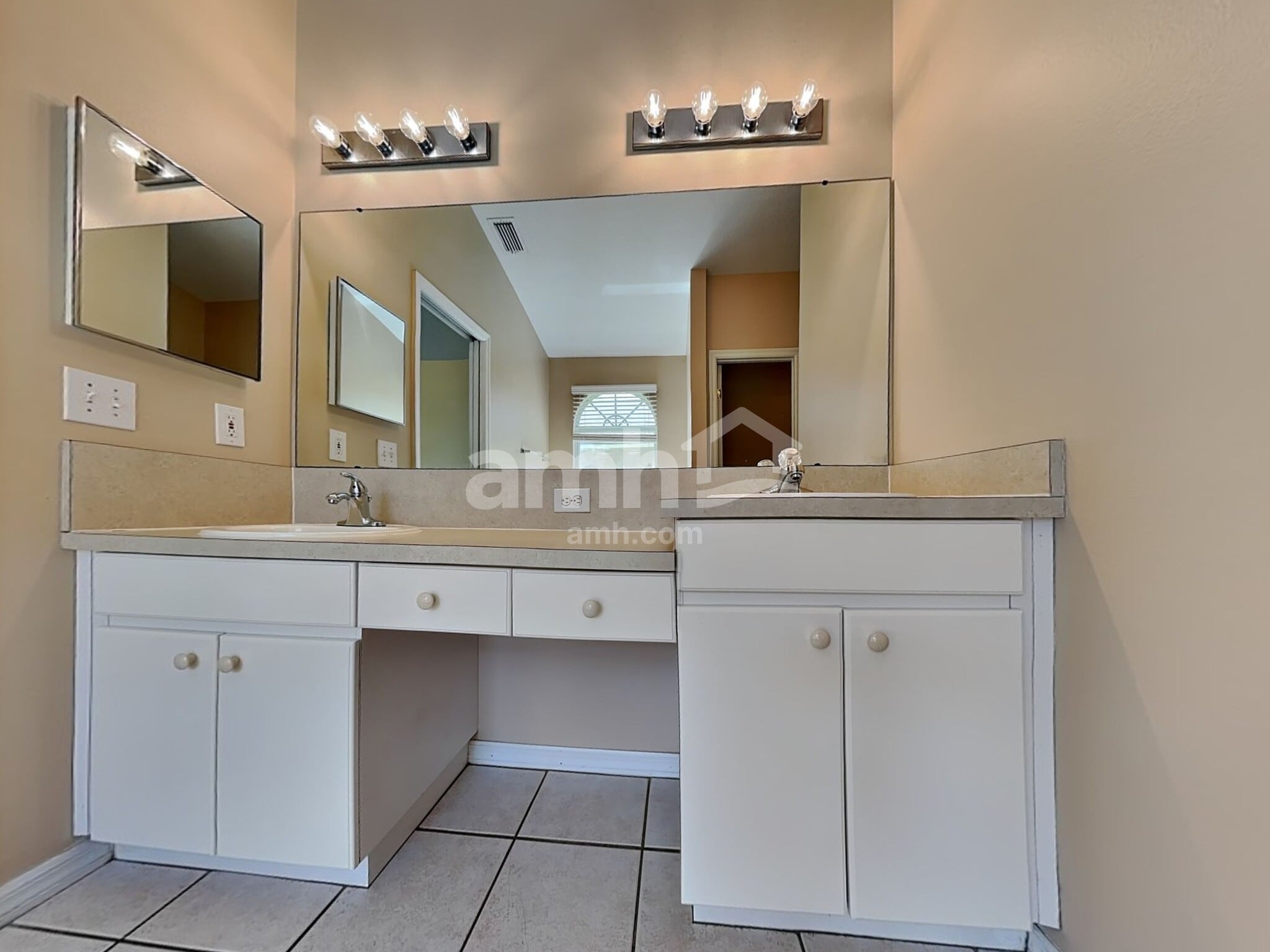 Building Photo - 30450 Wrencrest Dr