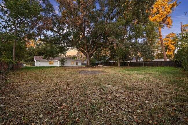 Building Photo - 5411 Logston Ln