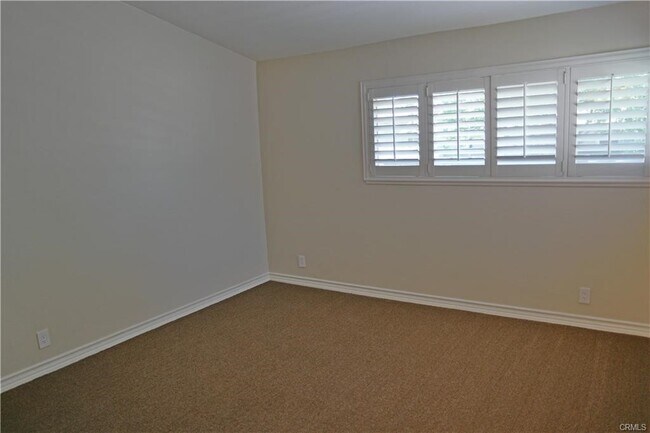 Building Photo - 61 Ashbrook