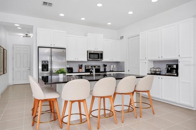 Building Photo - 302 Captiva Dr