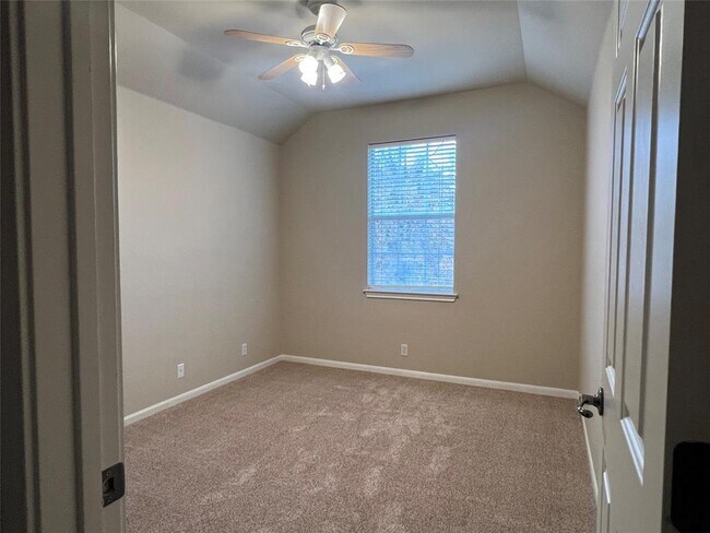 Building Photo - 9325 Bavaria Ln