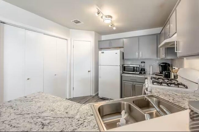 Building Photo - 2304 Smith Branch Blvd