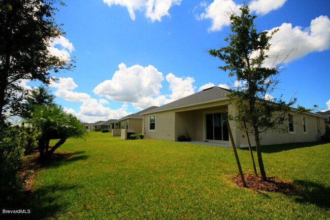 Building Photo - 5864 Trieda Dr