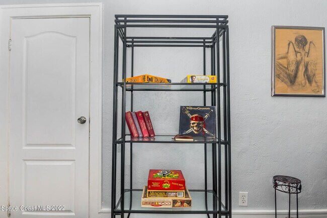 Building Photo - 27 E Ave A