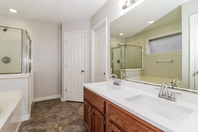 Building Photo - 10010 Cameron Ridge TR