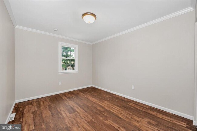 Building Photo - 140 Gold Kettle Dr