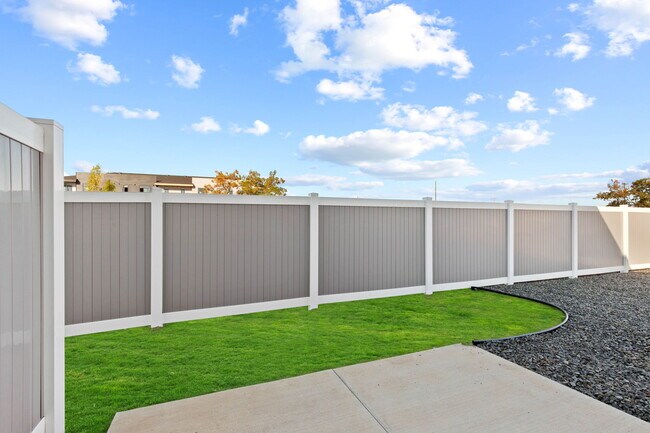 Building Photo - 226 Woodlawn Ln
