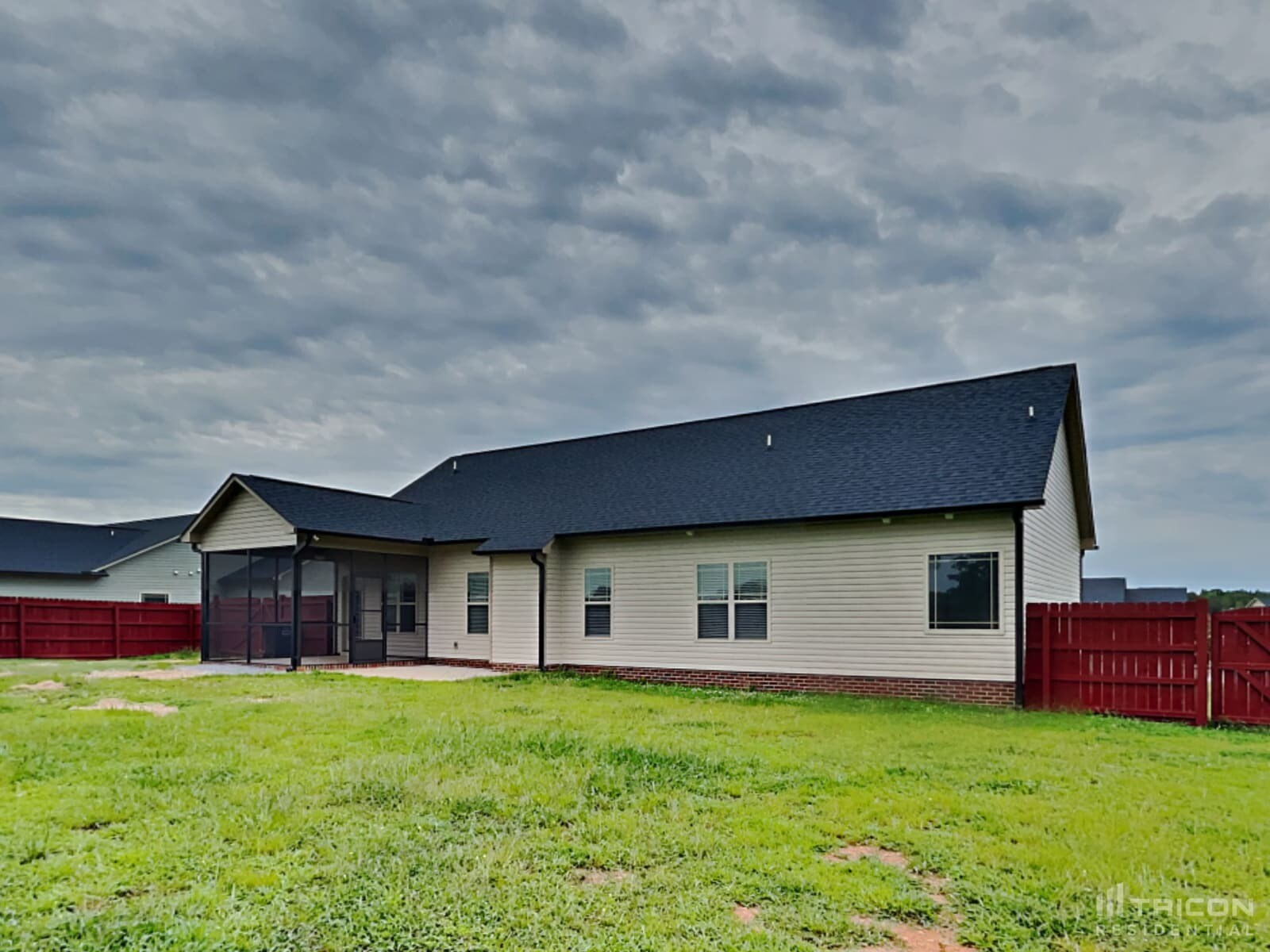 Building Photo - 25 Treasure Dr