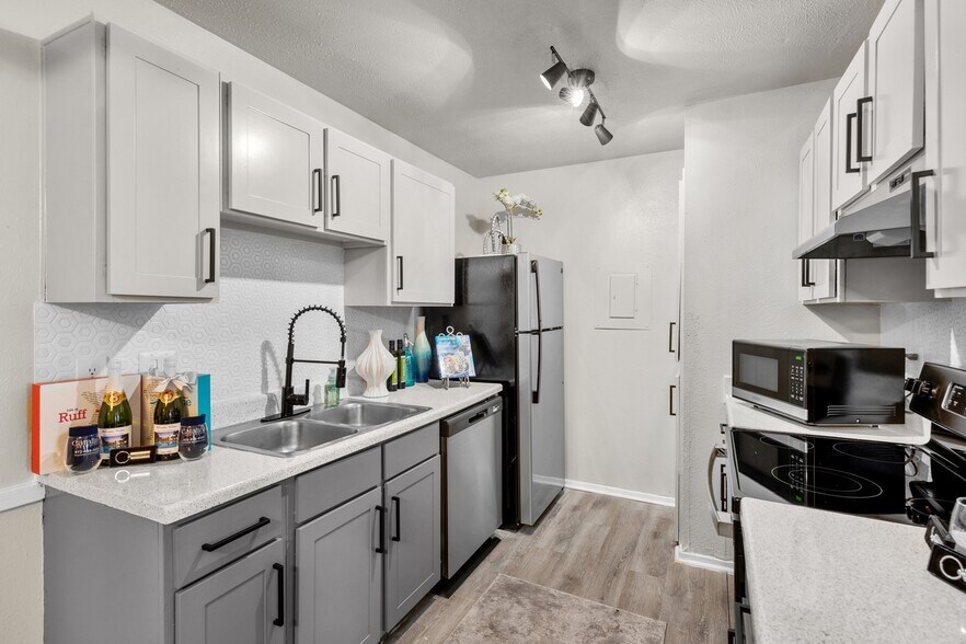 Catalina 998 Bellaire Blvd Lewisville TX 75067 Apartment Finder