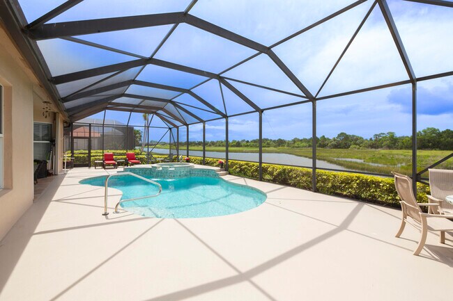 Building Photo - 923 SW Grand Reserves Blvd