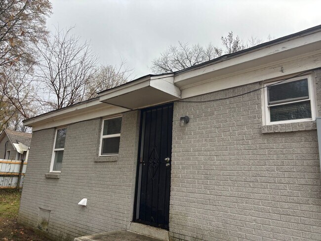 Building Photo - 3034-3036 Sinclair St