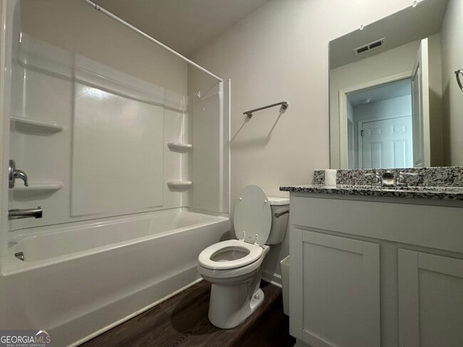 Building Photo - 528 Pemberton St