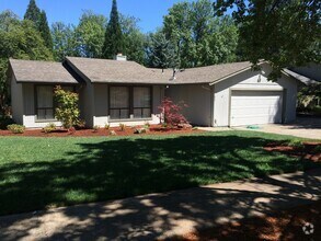 Building Photo - Single Level Home on Greenway Park